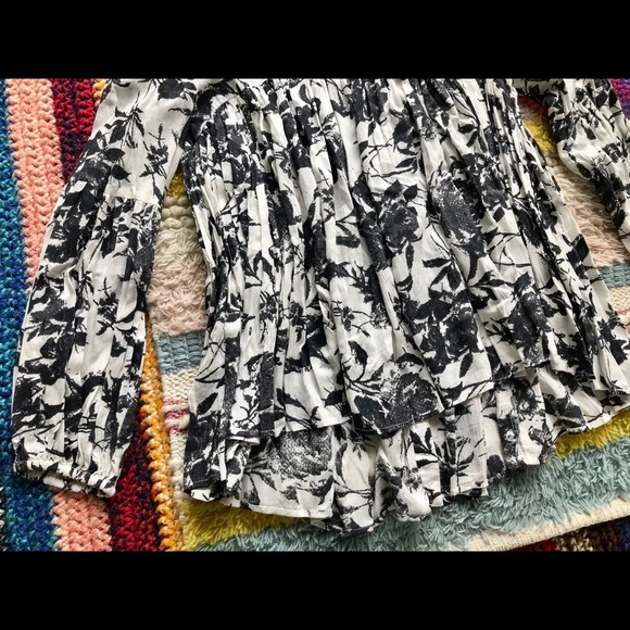 Chelsea & Theodore Women’s M Petite Tunic top - Picture 4 of 8